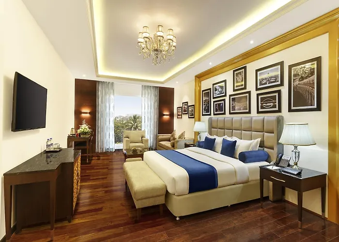 Club King Room