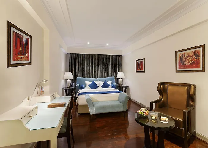 Club King Room